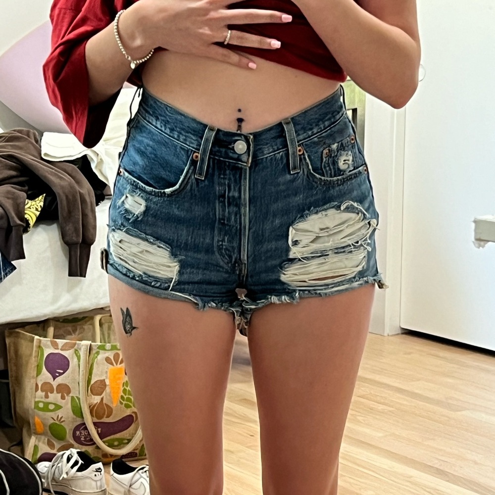 levi’s distressed denim shorts